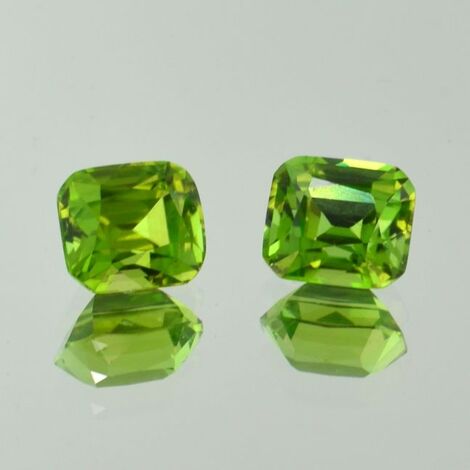 Peridot Duo antik grün 7,31 ct