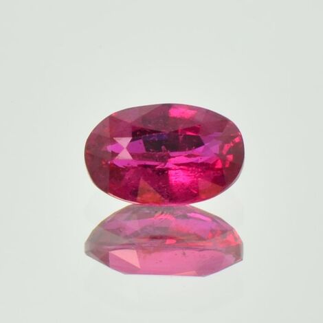 Rubin oval pink-rot ungebrannt 2,02 ct