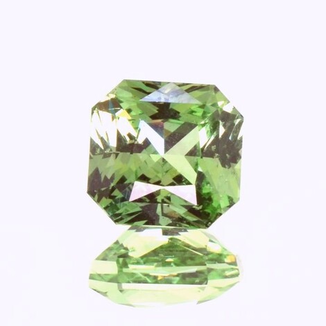 Granat Grossular octagon hellgrün 5,03 ct