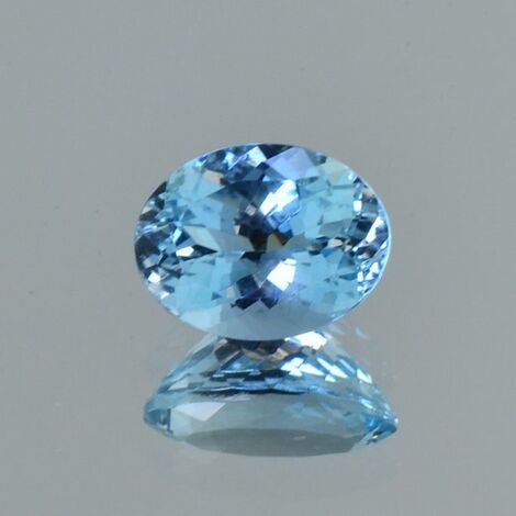 Aquamarine oval light blue 3.86 ct.