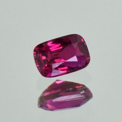 Rubin antik purpur-rot ungebrannt 1,04 ct