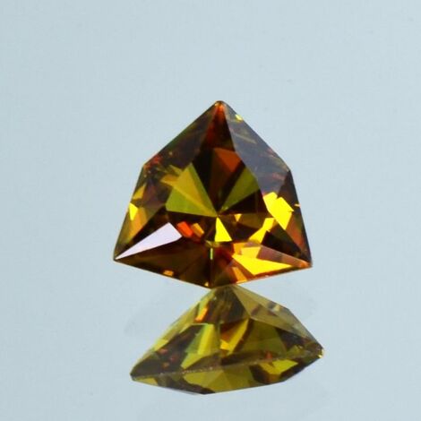 Sphen Design-Trillion yellow brown 2.29 ct