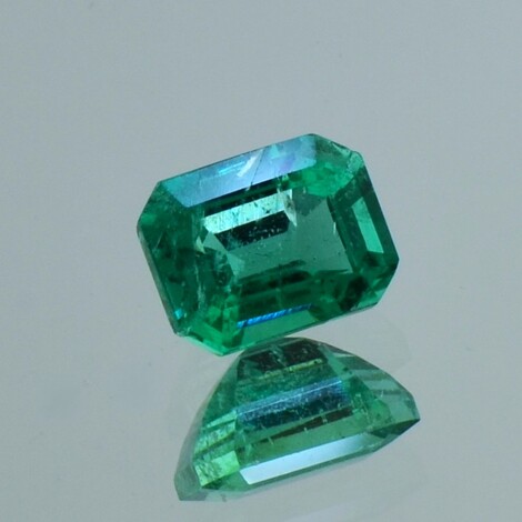 Emerald octagon green 1.57 ct.