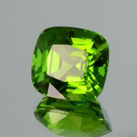 Peridot antik intensives Grün unbehandelt 14,23 ct
