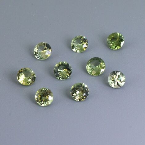 Saphir Lot rund grün 4,62 ct