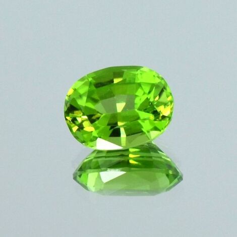Peridot oval gelblich grün 2,71 ct Peridot oval gelblich grün 2,71 ct