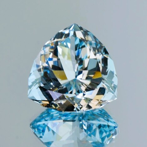 Topas Trillion hellblau unbehandelt 35,61 ct.