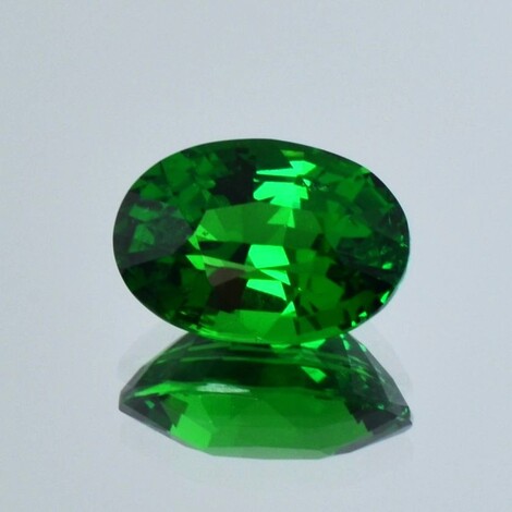 Tsavorite Garnet oval intense green 3.03 ct