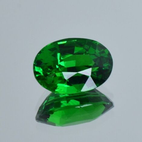 Tsavorite Garnet oval intense green 3.03 ct.