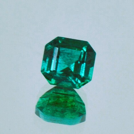 Smaragd octagon grün 0,87 ct.