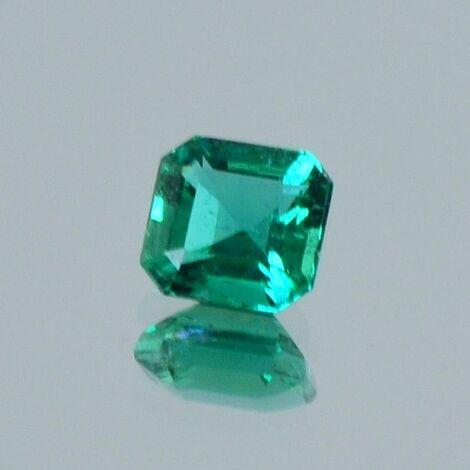 Emerald octagon green 0.55 ct