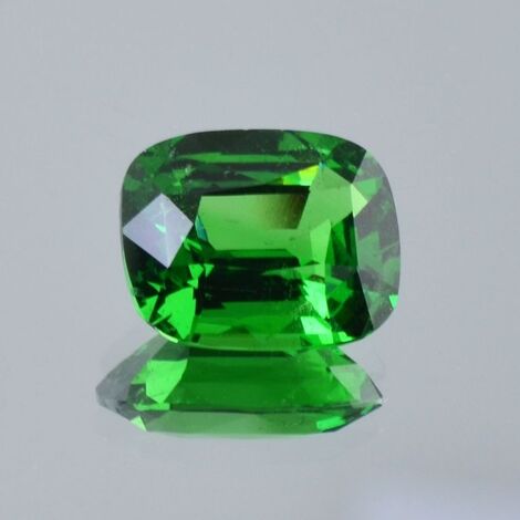 Tsavorite Garnet cushion intense green 4.24 ct
