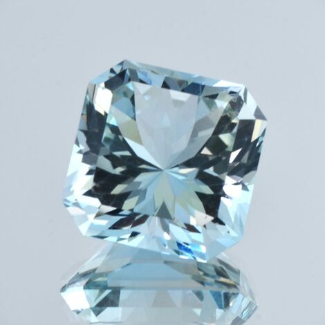 Topas Design-Achteck hellblau unbehandelt 29,98 ct.