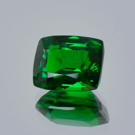Tsavorite Garnet cushion intense green 4.06 ct.