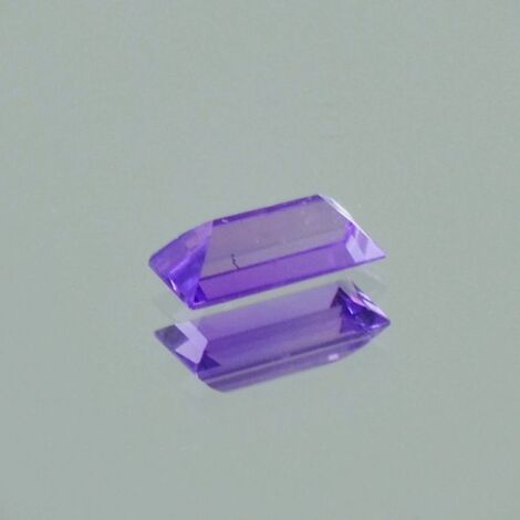 Saphir Rechteck lila 0,58 ct.