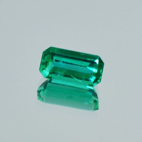 Emerald octagon green 1.58 ct.