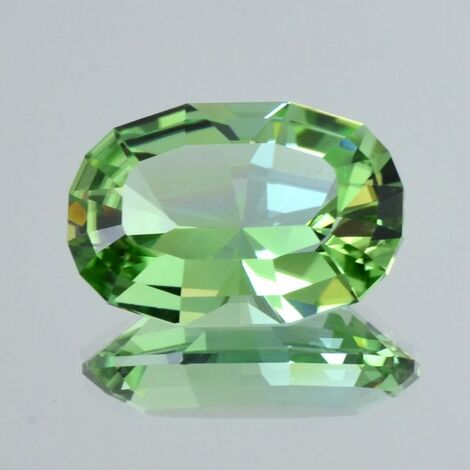 Tourmaline Design-Oval mint green 26.76 ct