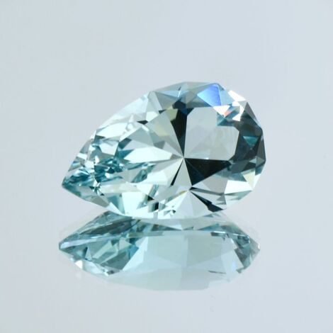 Topas Design-Tropfen hellblau 17,02 ct.
