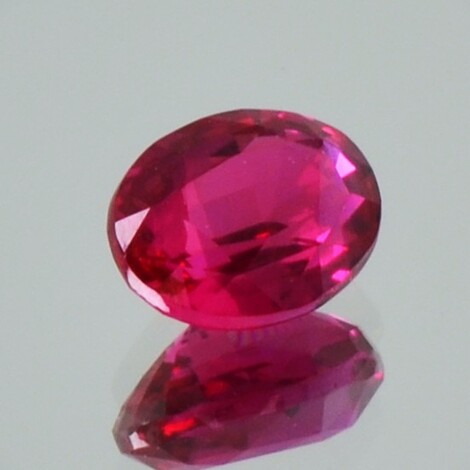 Rubin oval pink-rot unbehandelt 1,53 ct
