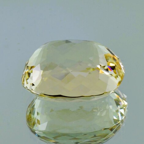 Hiddenit Spodumen antikoval hellgelb 134,45 ct.