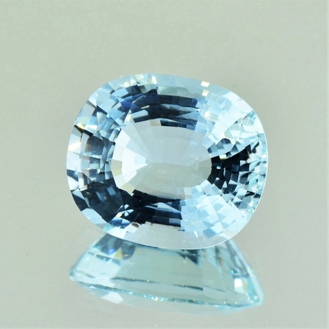 Aquamarin antikoval 10,01 ct Aquamarin antikoval 10,01 ct