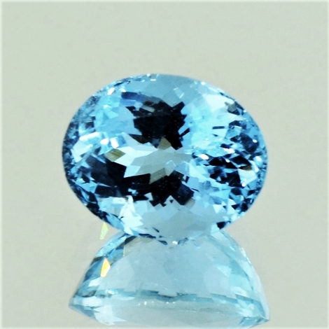 Aquamarin oval intensives-Hellblau 4,55 ct Aquamarin oval intensives-Hellblau 4,55 ct