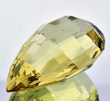 Citrin Briolett hellgelb ungebrannt 119,11 ct Citrin Briolett hellgelb ungebrannt 119,11 ct