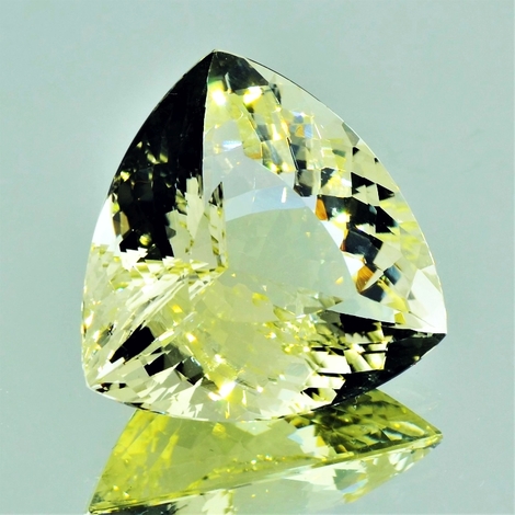 Edelberyll Trillion hellgelb 31,60 ct Edelberyll Trillion hellgelb 31,60 ct