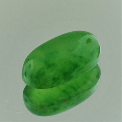 Hydrogrossular Granat, Oval Cabochon (13,93 ct.) aus Pakistan Hydrogrossular Granat, Oval Cabochon (13,93 ct.) aus Pakistan