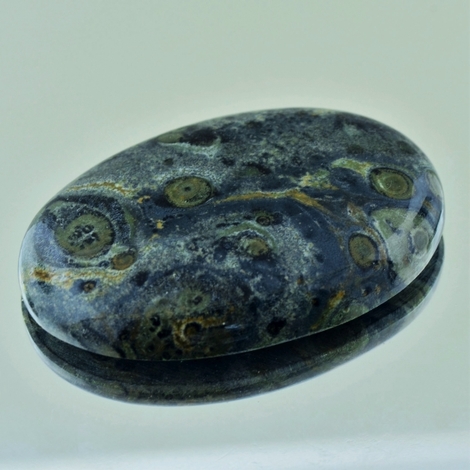 Jaspis Cabochon oval 105,89 ct Jaspis Cabochon oval 105,89 ct