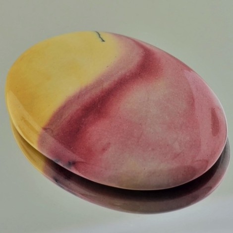Jaspis Mookait Cabochon oval 87,39 ct Jaspis Mookait Cabochon oval 87,39 ct