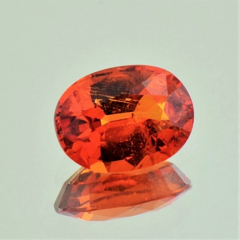 Mandarin-Garnet oval 4.23 ct Mandarin-Garnet oval 4.23 ct