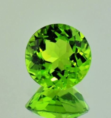 Peridot rund 2,1 - 2,3 ct Peridot rund 2,1 - 2,3 ct