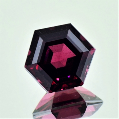 Rhodolith hexagon 6,58 ct Rhodolith hexagon 6,58 ct