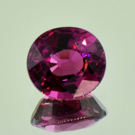 Rhodolith oval 3,74 ct Rhodolith oval 3,74 ct