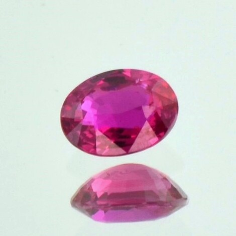 Rubin oval pink-rot unbehandelt 1,06 ct.