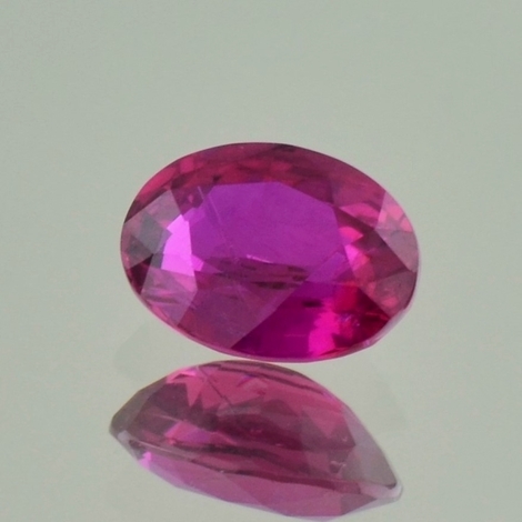 Rubin oval pink-rot ungebrannt 2,07 ct