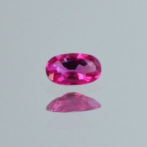 Rubin oval rötlich-pink ungebrannt 0,55 ct Rubin oval rötlich-pink ungebrannt 0,55 ct
