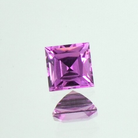 Saphir Quadrat pink 0,66 ct.