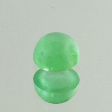 Smaragd, Rund Cabochon (2,15 ct.) aus Afrika