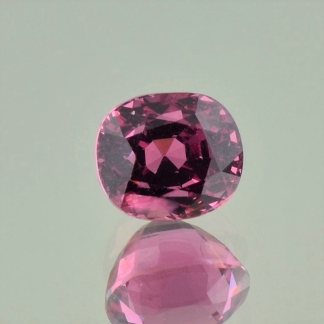 Spinell antikoval rosarot 3,33 ct