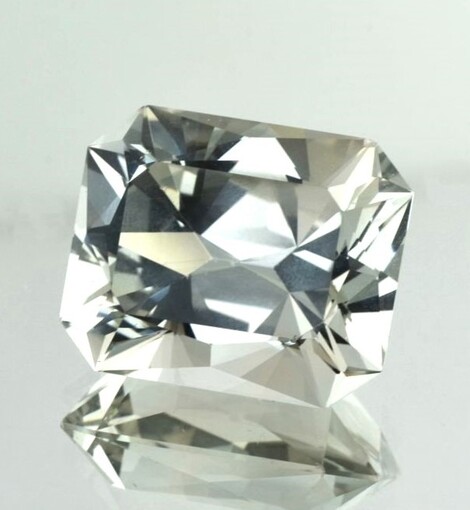 Topas octagon getönt unbehandelt 51,54 ct