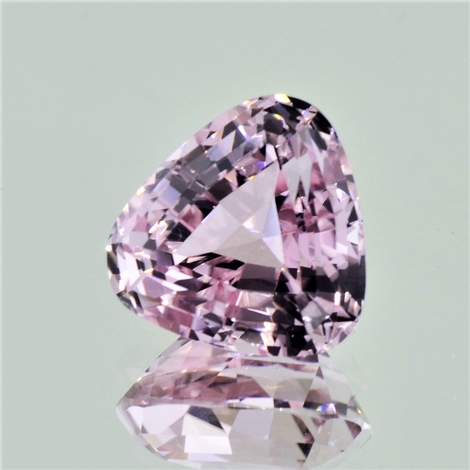 Turmalin Trillion hellrosa 10,76 ct Turmalin Trillion hellrosa 10,76 ct