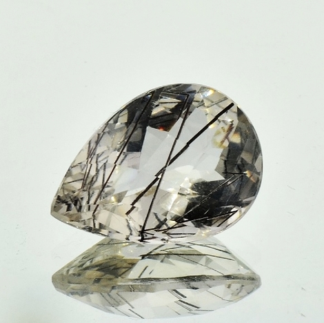 Quarz mit Turmalinnadeln Tropfen-Schachbrett 9,57 ct Quarz mit Turmalinnadeln Tropfen-Schachbrett 9,57 ct