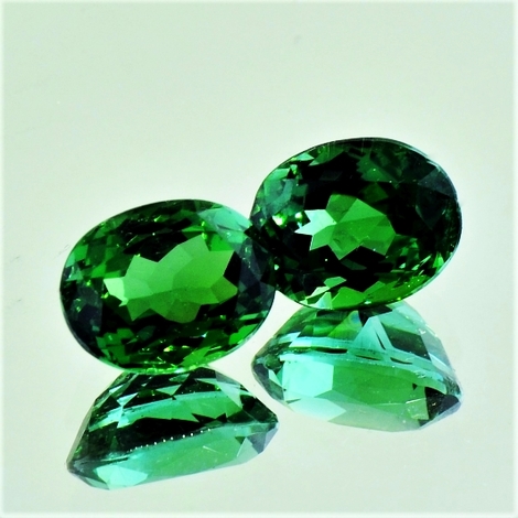 Verdelith Turmalin Duo oval grün 7,56 ct Verdelith Turmalin Duo oval grün 7,56 ct