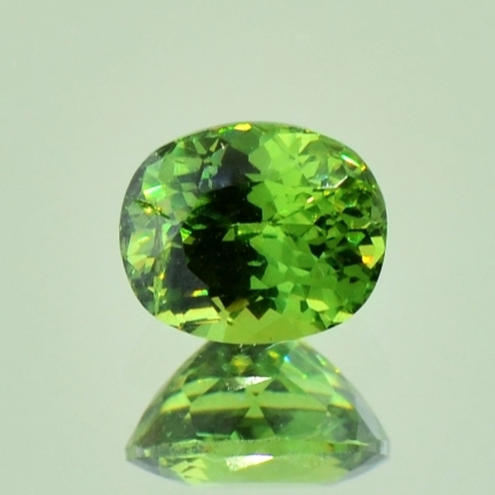 Demantoid oval 1,52 ct