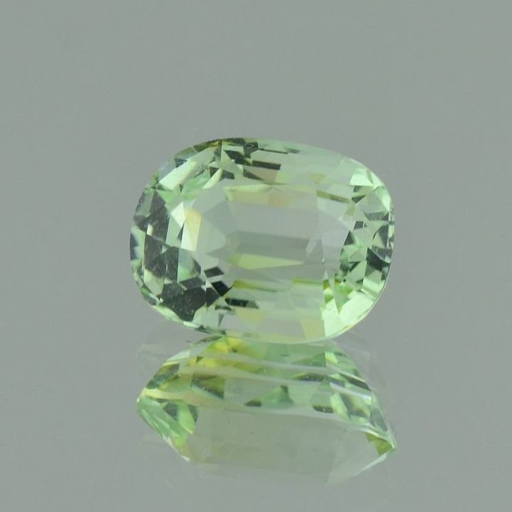 Tourmaline oval light green 4.69 ct