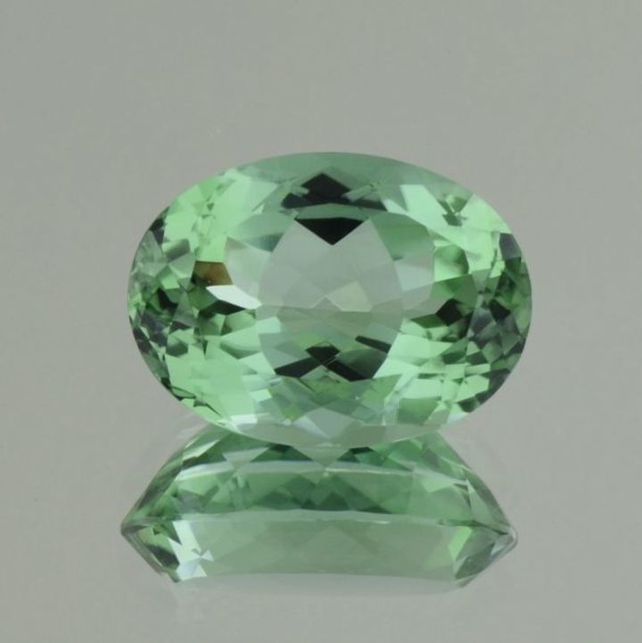 Turmalin oval bläulich-hellgrün 16,38 ct