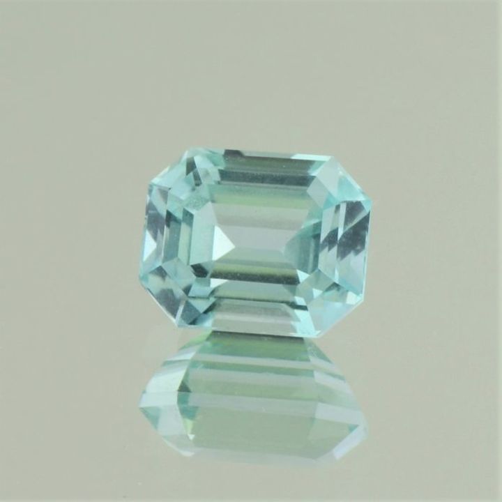 Turmalin octagon bläulich hellgrün 3,41 ct.