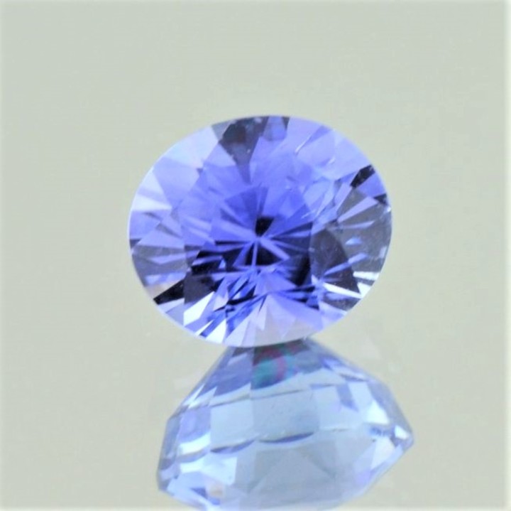 Saphir oval mittelblau ungebrannt 3,06 ct